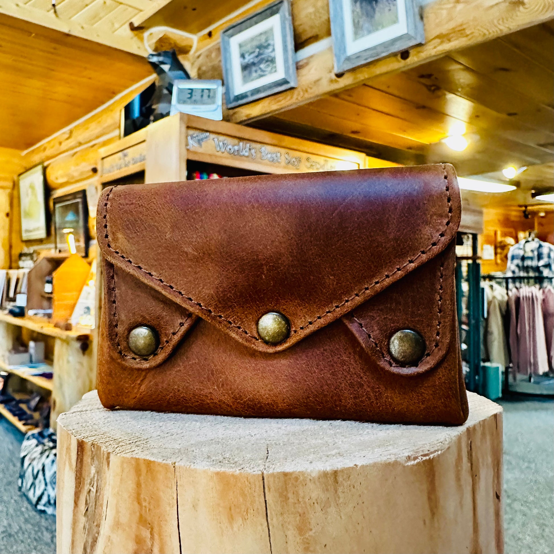 LIGHT BROWN LEATHER ACCORDION WALLET