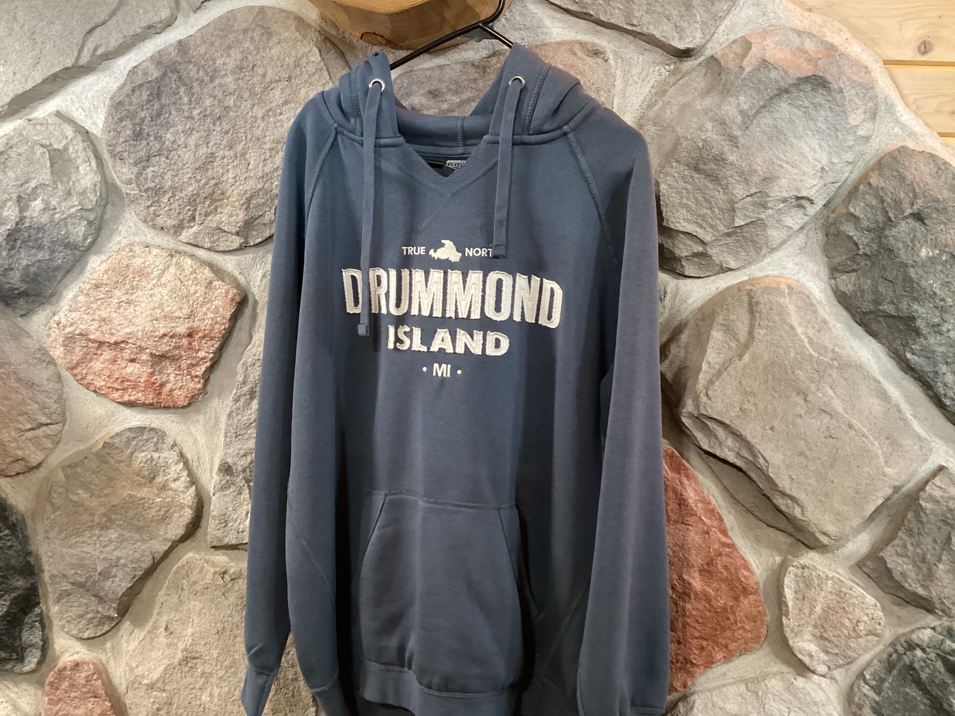 V NOTCH HOODY