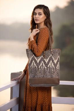 ART ON CANVAS TOTE BAG
