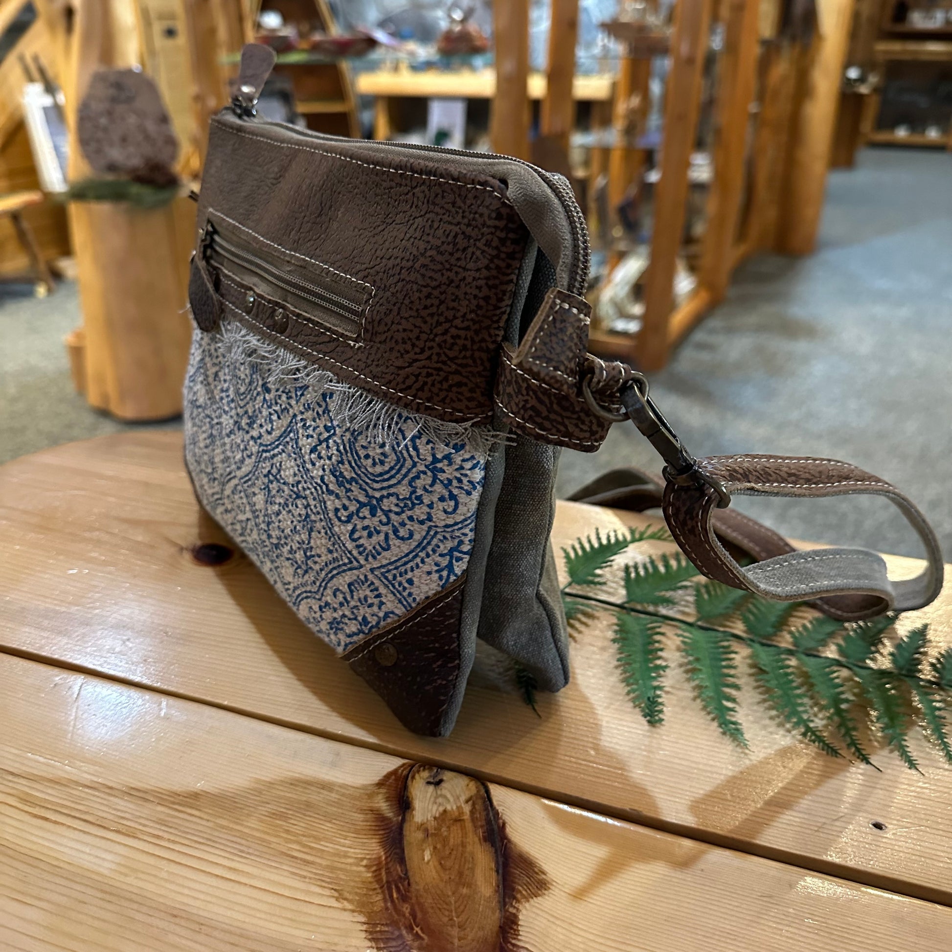 INKWILD VINTAGE CROSSBODY BAGS