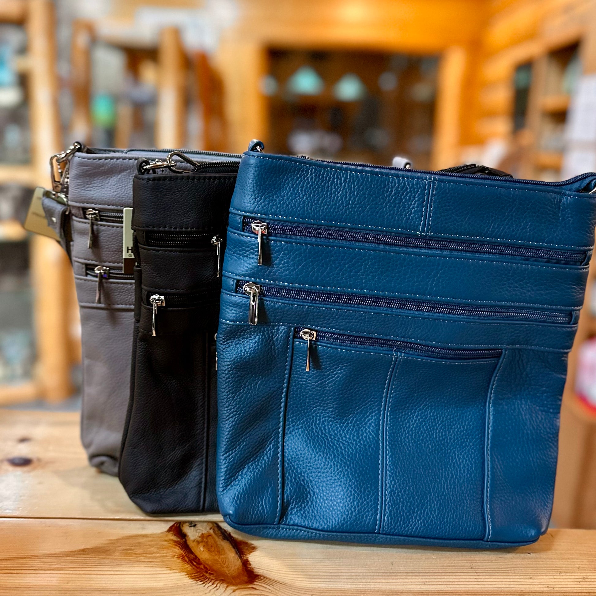ITALIAN LEATHER LG SHOULDER BAG/CROSS BODY