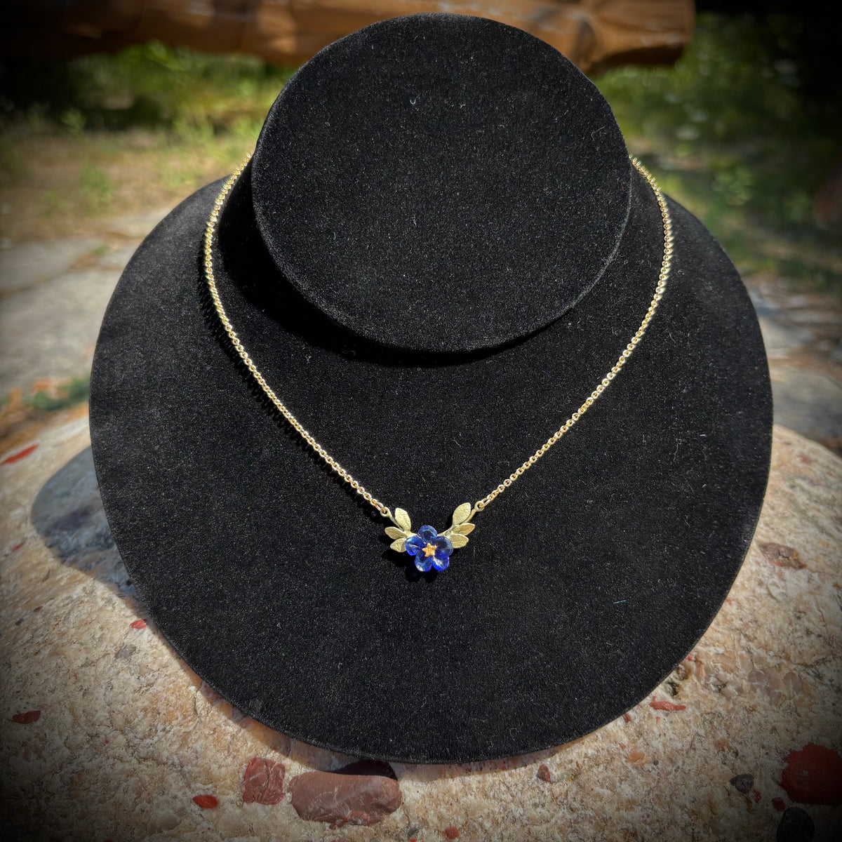 BLUE VIOLET BAR PENDANT 16