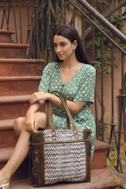 LONER TOTE BAG