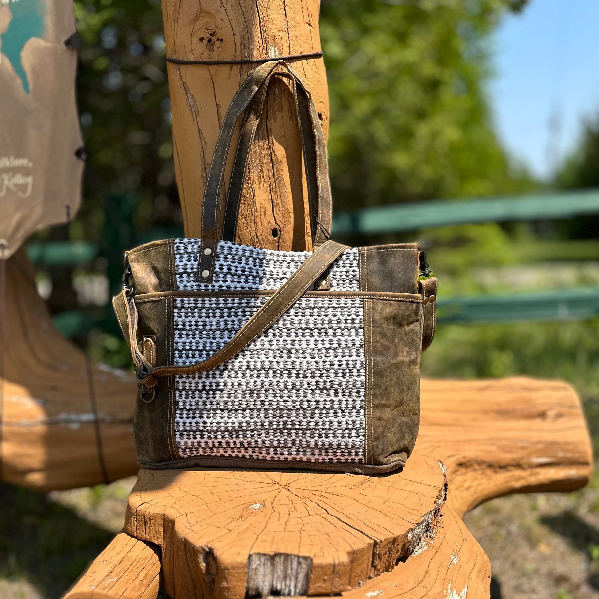 LONER TOTE BAG
