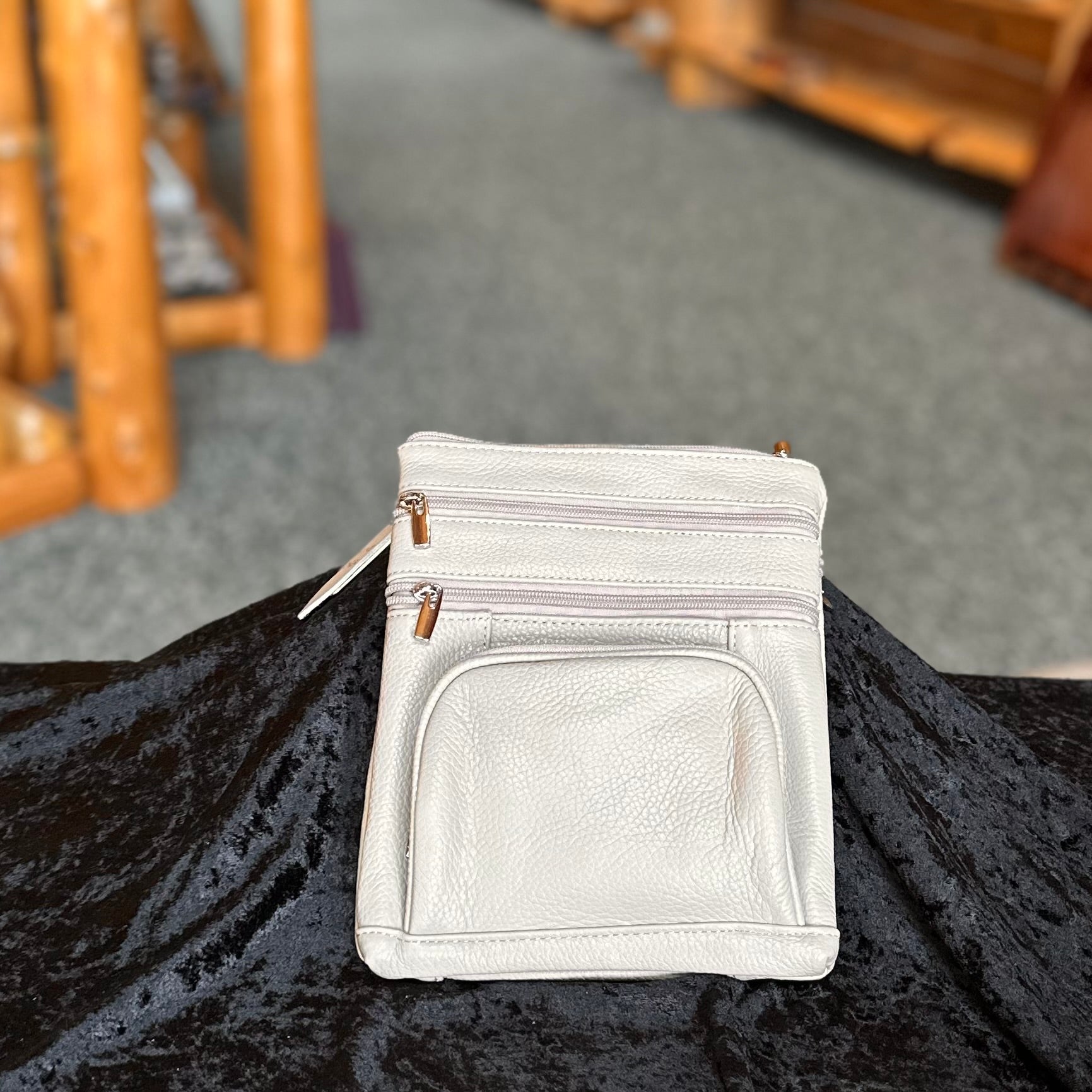 ITALIAN LEATHER CROSS BODY PURSE