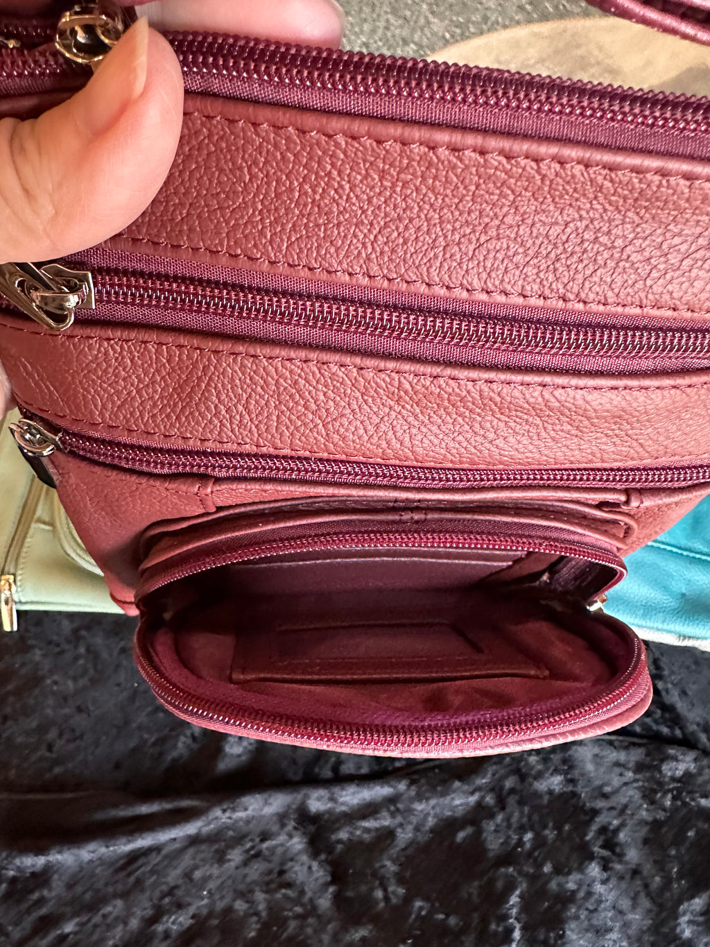 ITALIAN LEATHER CROSS BODY PURSE