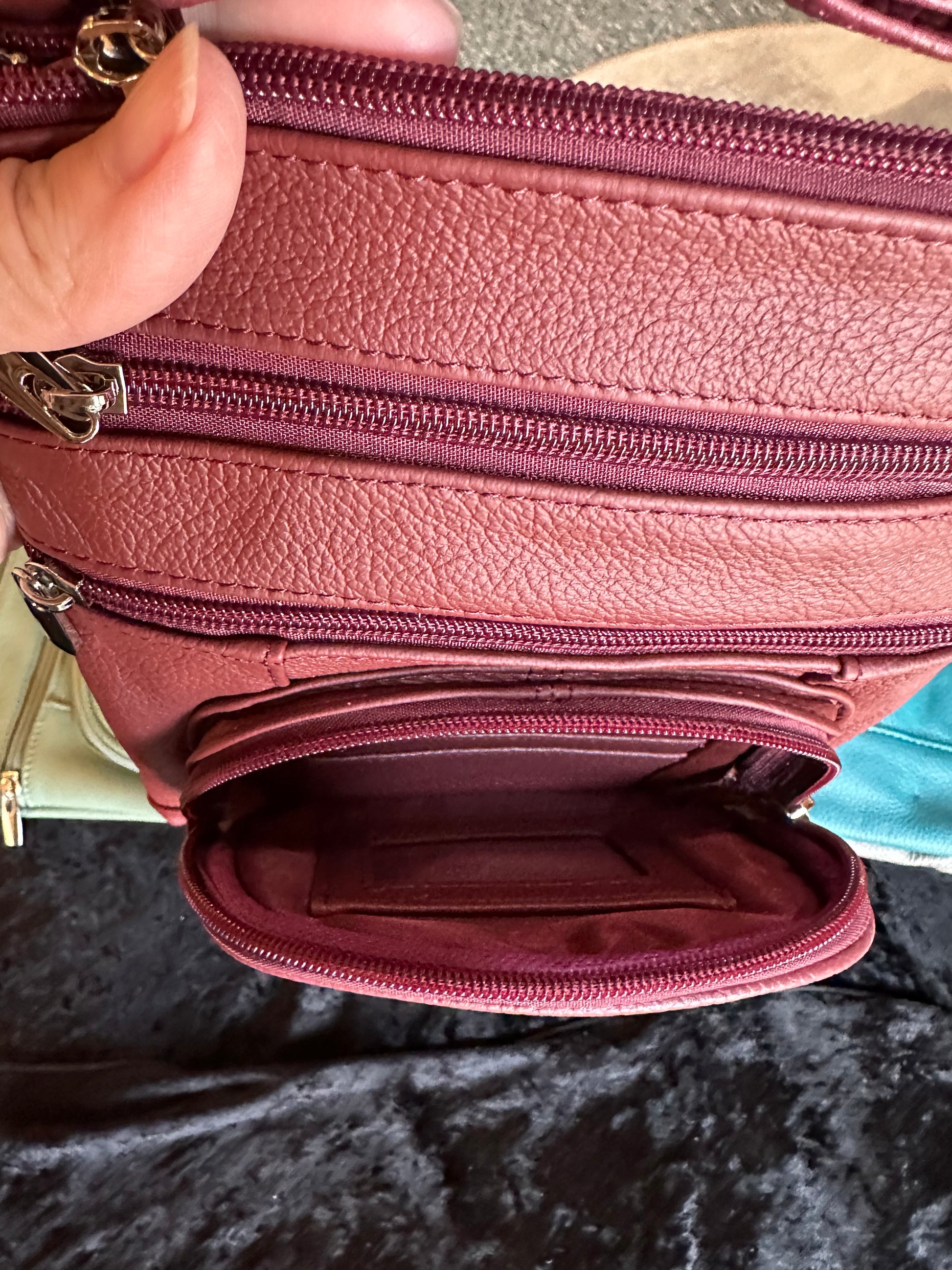ITALIAN LEATHER CROSS BODY PURSE