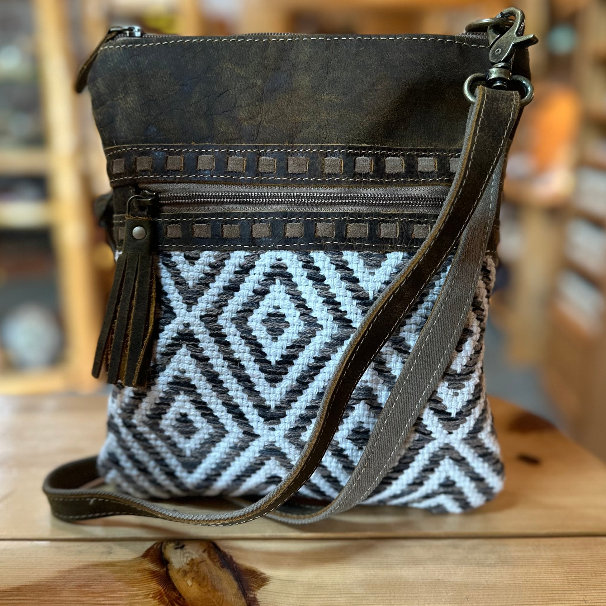 SAND WEAVER CROSSBODY BAG