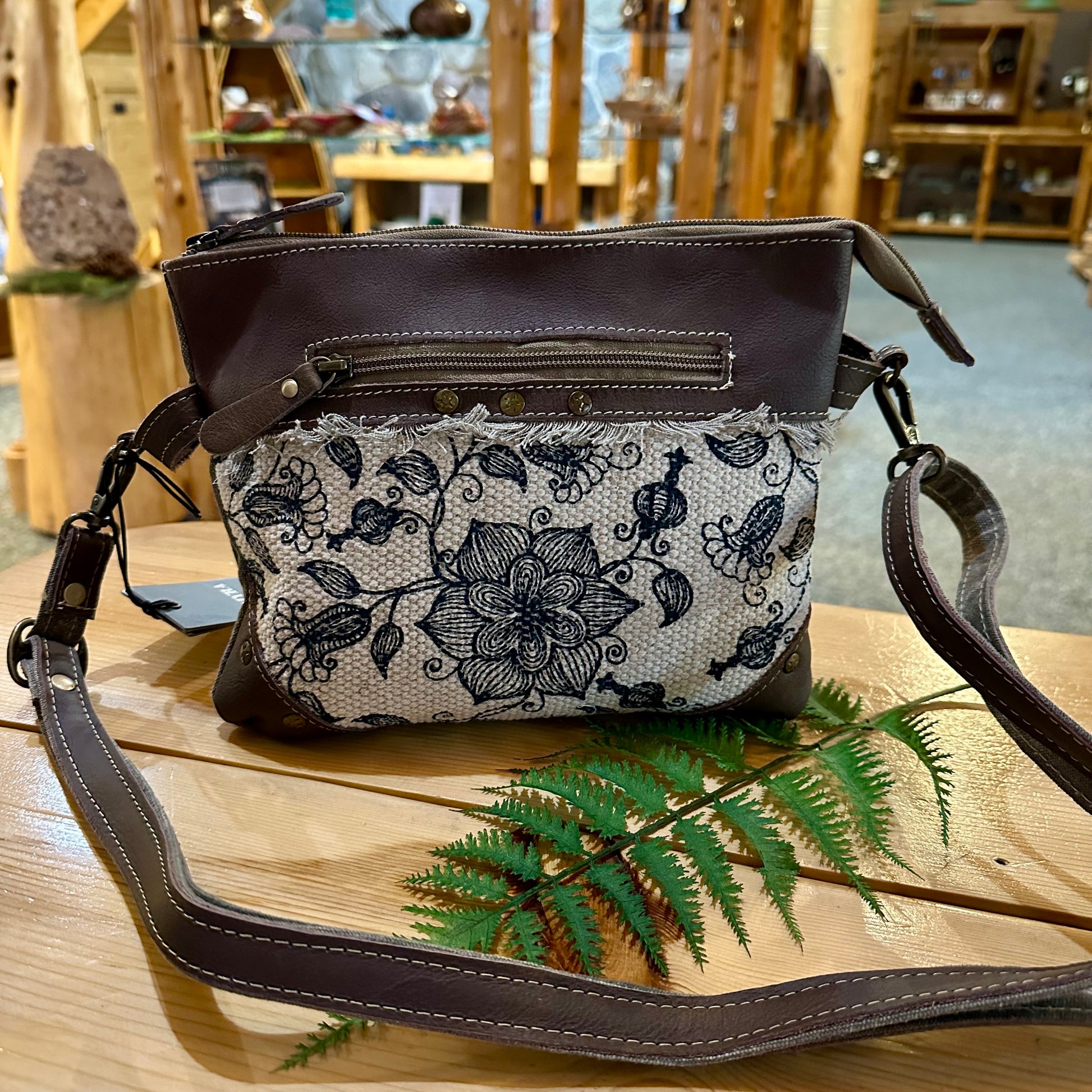 INKWILD VINTAGE CROSSBODY BAGS