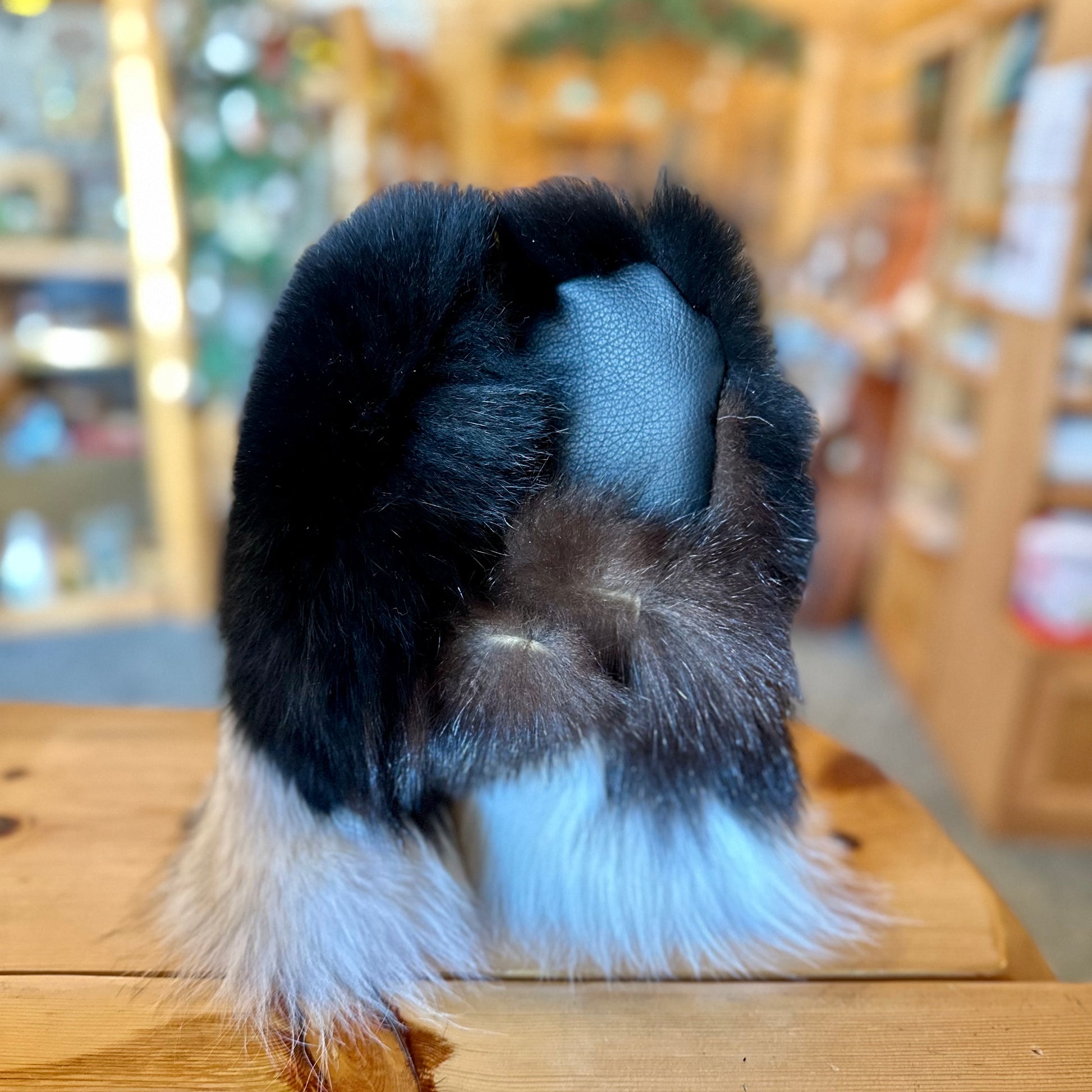 BLONDE COYOTE/BLK DYED COYOTE/BLK BEAR THUMB MITTENS LADIES