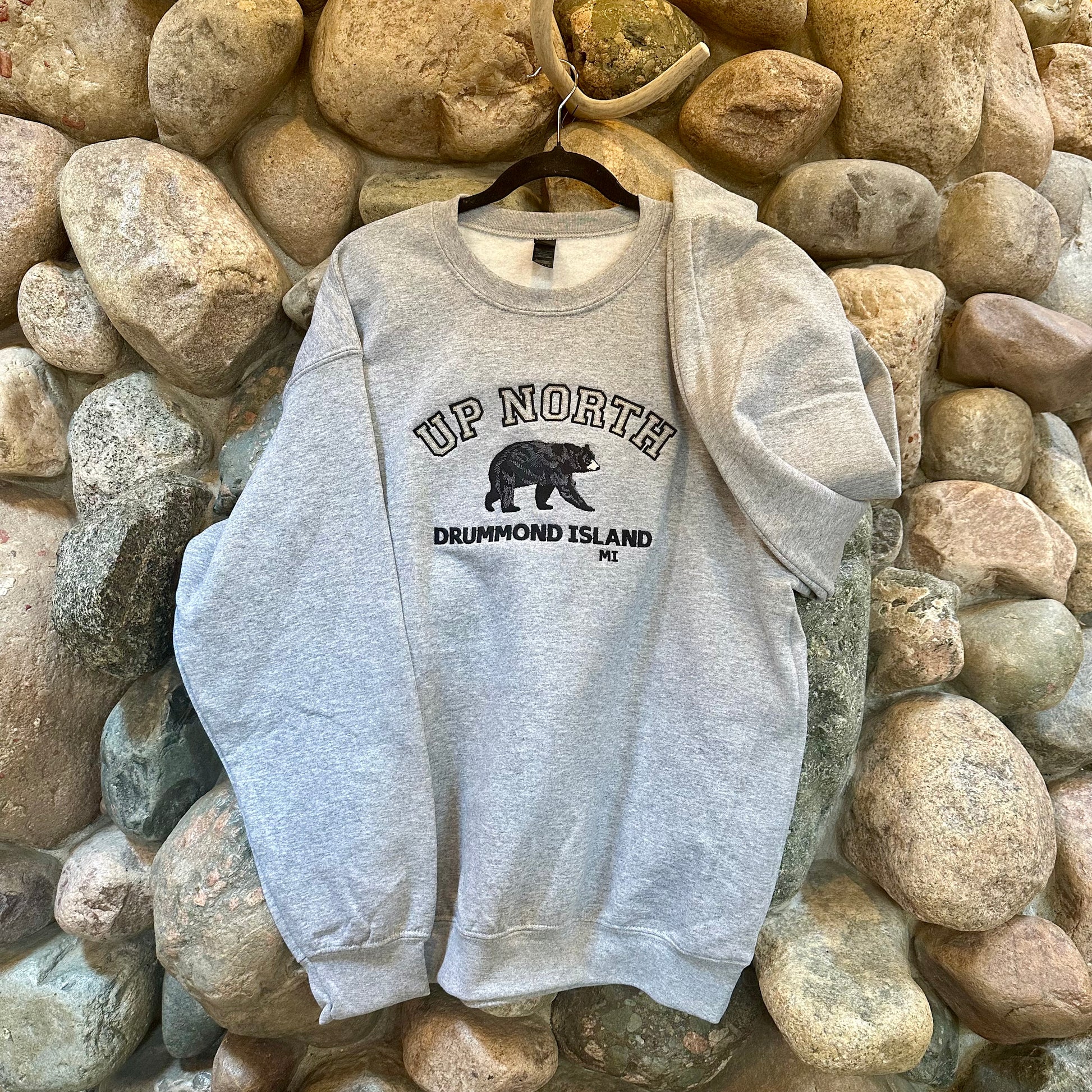 BLACK BEAR CREW SWEATSHIRT