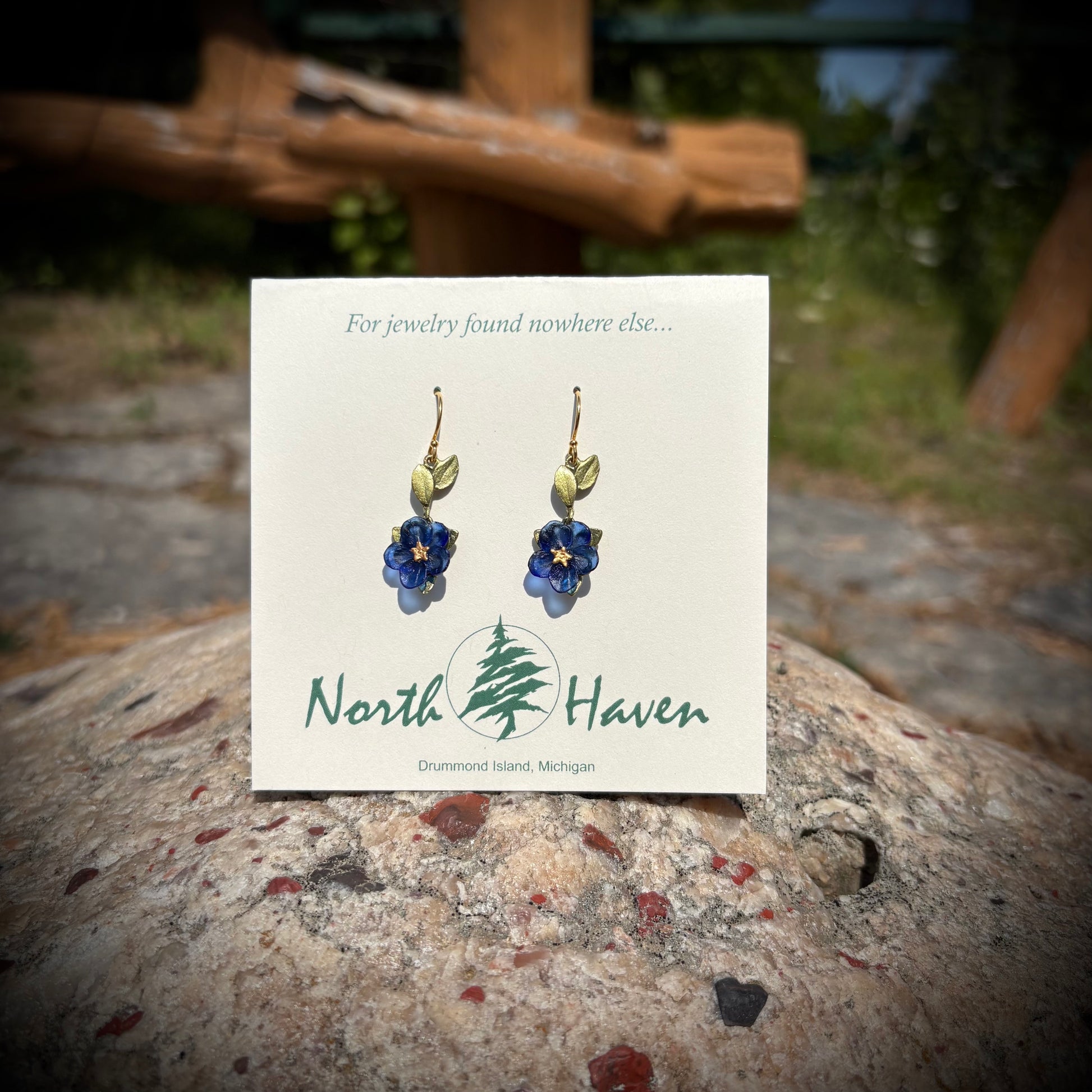 BLUE VIOLET WIRE EARRINGS