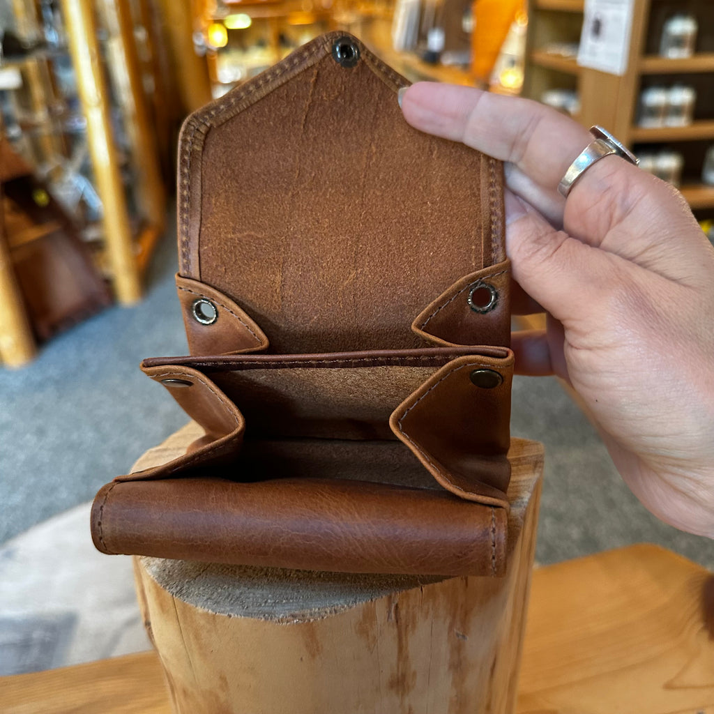 LIGHT BROWN LEATHER ACCORDION WALLET