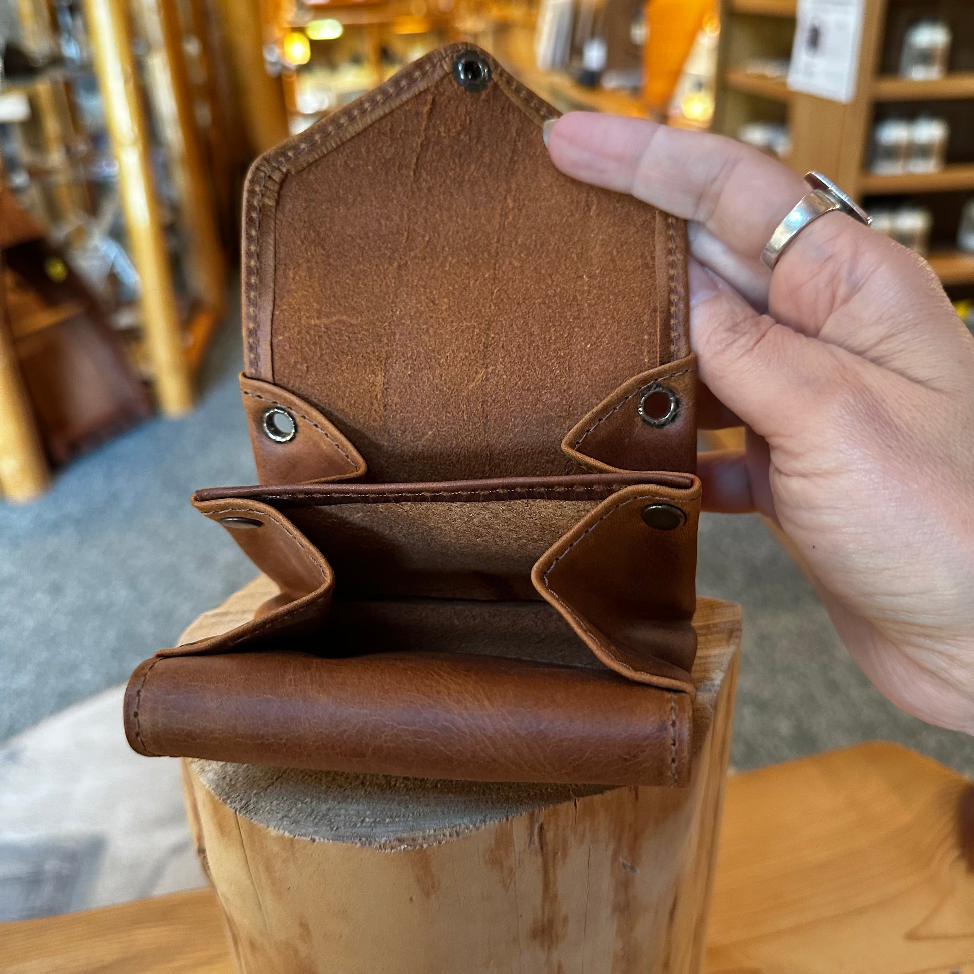 LIGHT BROWN LEATHER ACCORDION WALLET