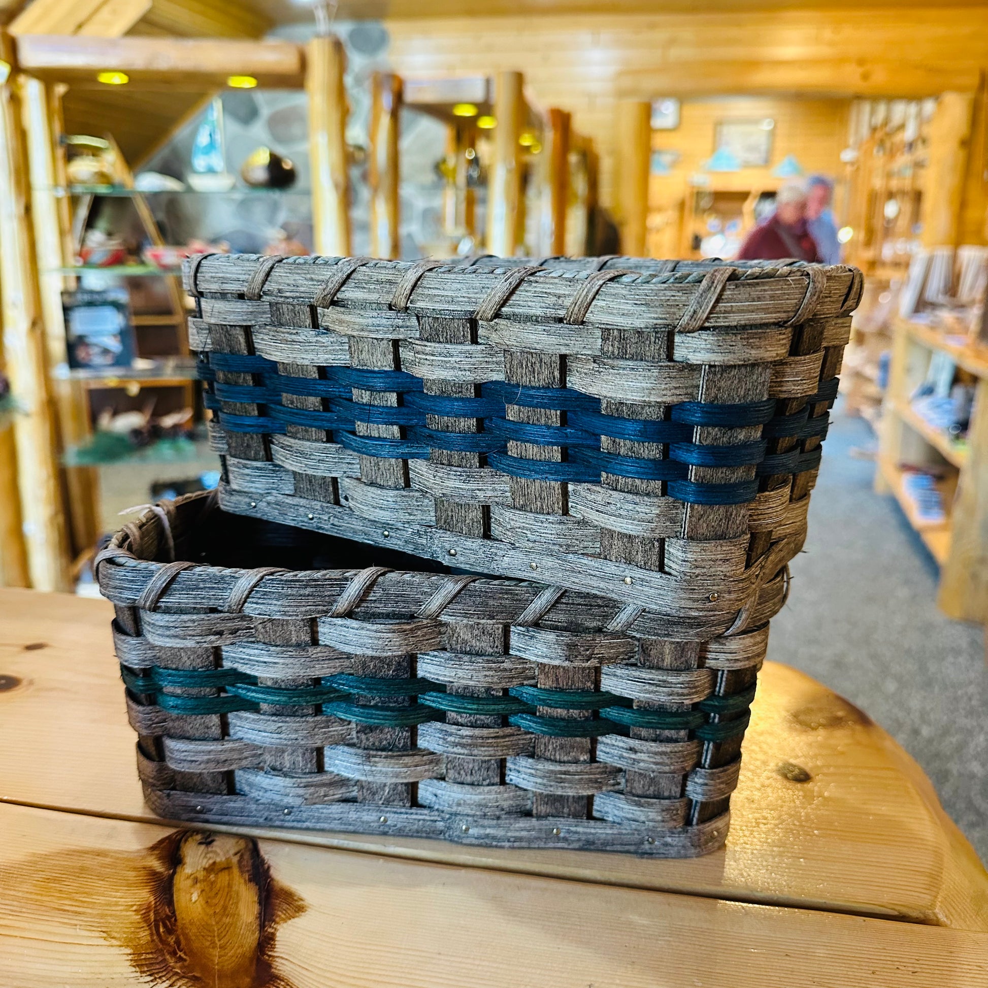 AMISH MADE SNACK BASKETS