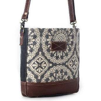 FREAKY SHOULDER BAG