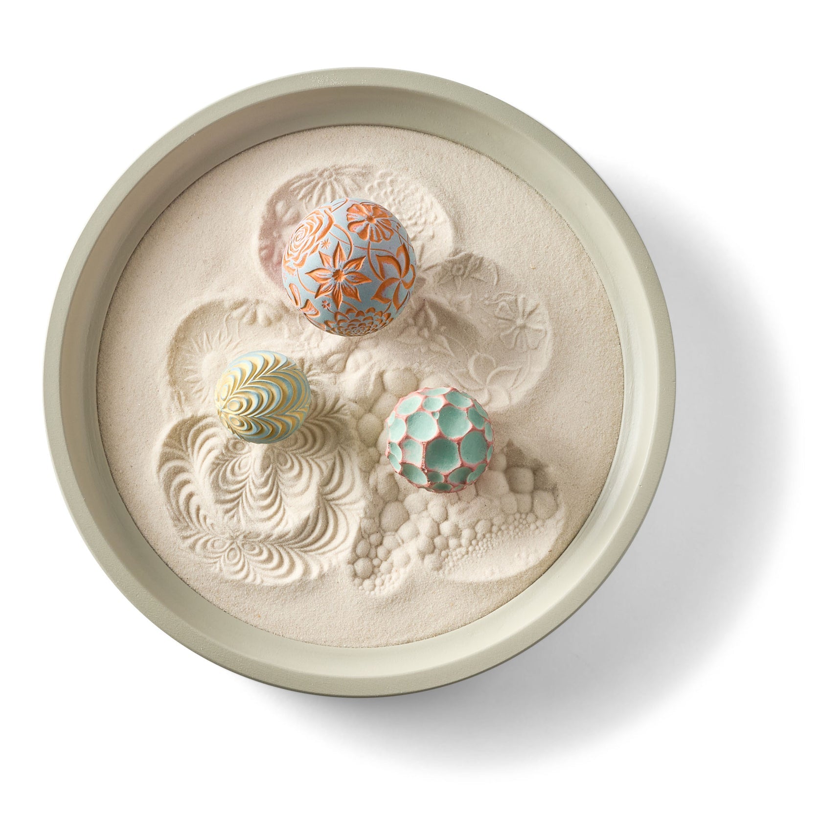 WONDERSCAPES BAUBLES AND LACE 11”