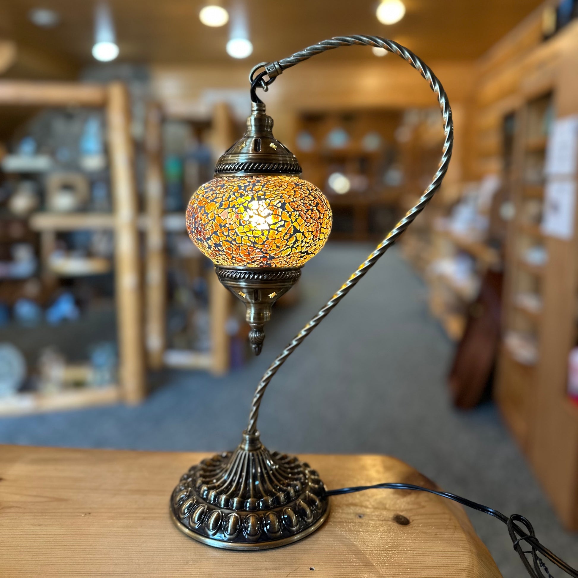 HANGING MOSAIC GLOBE LAMP